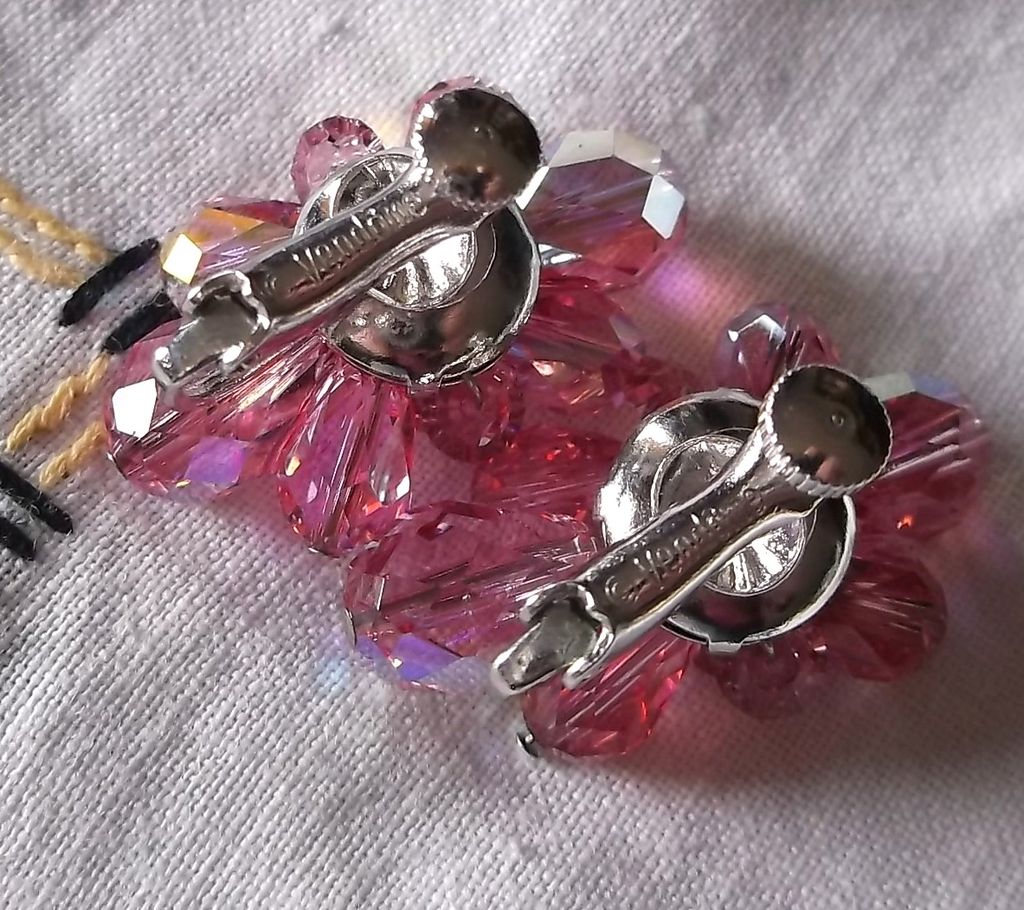 Gorgeous Pink Briolette Crystal AB Silvertone Vendome Adj. Clip Earrings Gorgeous Pink Briolette Crystal AB Silvertone Vendome Adj. Clip Earrings