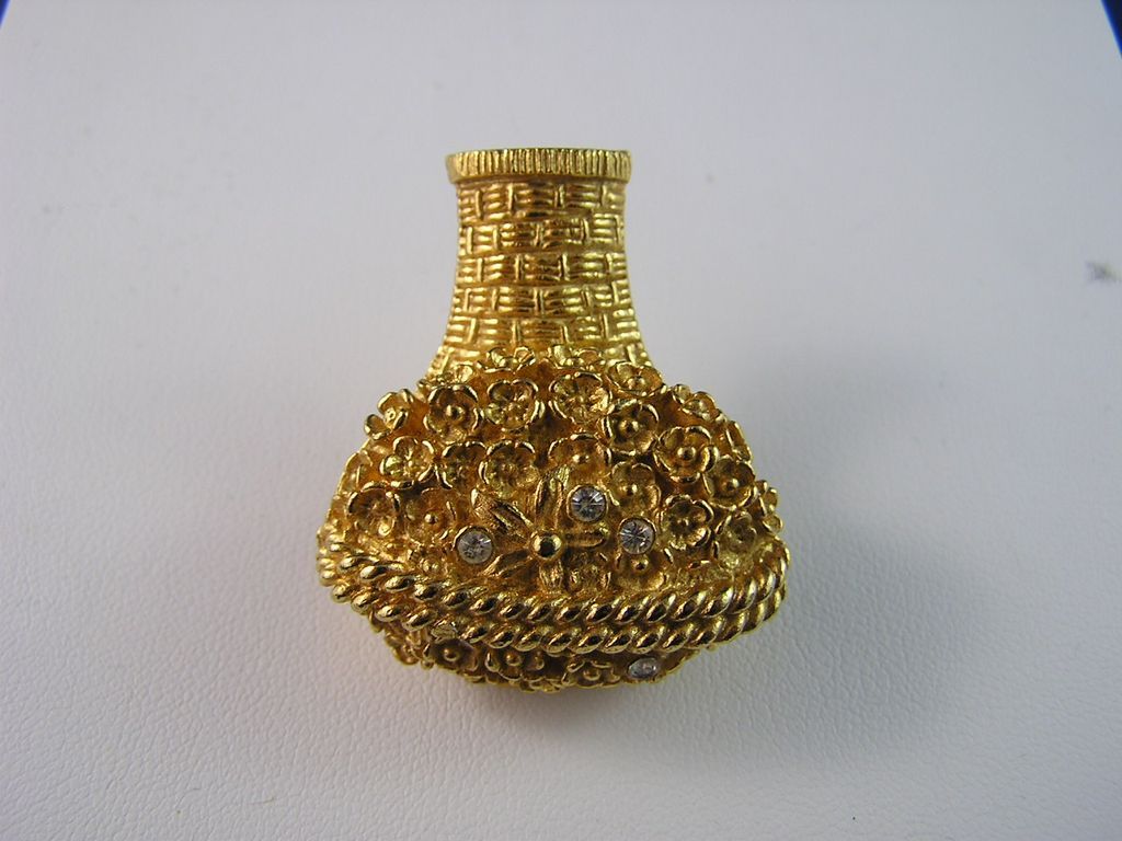 Vintage Avon Flower Basket Pin for Glace Vintage Avon Flower Basket Pin for Glace