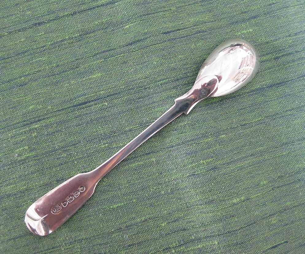 English Sterling Silver Mustard Spoon; Fiddle Pattern by Charles Boyton English Sterling Silver Mustard Spoon; Fiddle Pattern by Charles Boyton