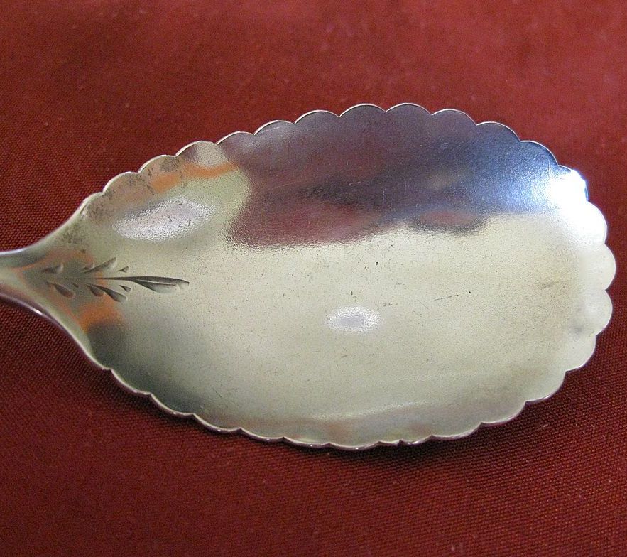 Scalloped Edge Campbell Metcalf Sterling Silver Sugar in the Eton Pattern Scalloped Edge Campbell Metcalf Sterling Silver Sugar in the Eton Pattern