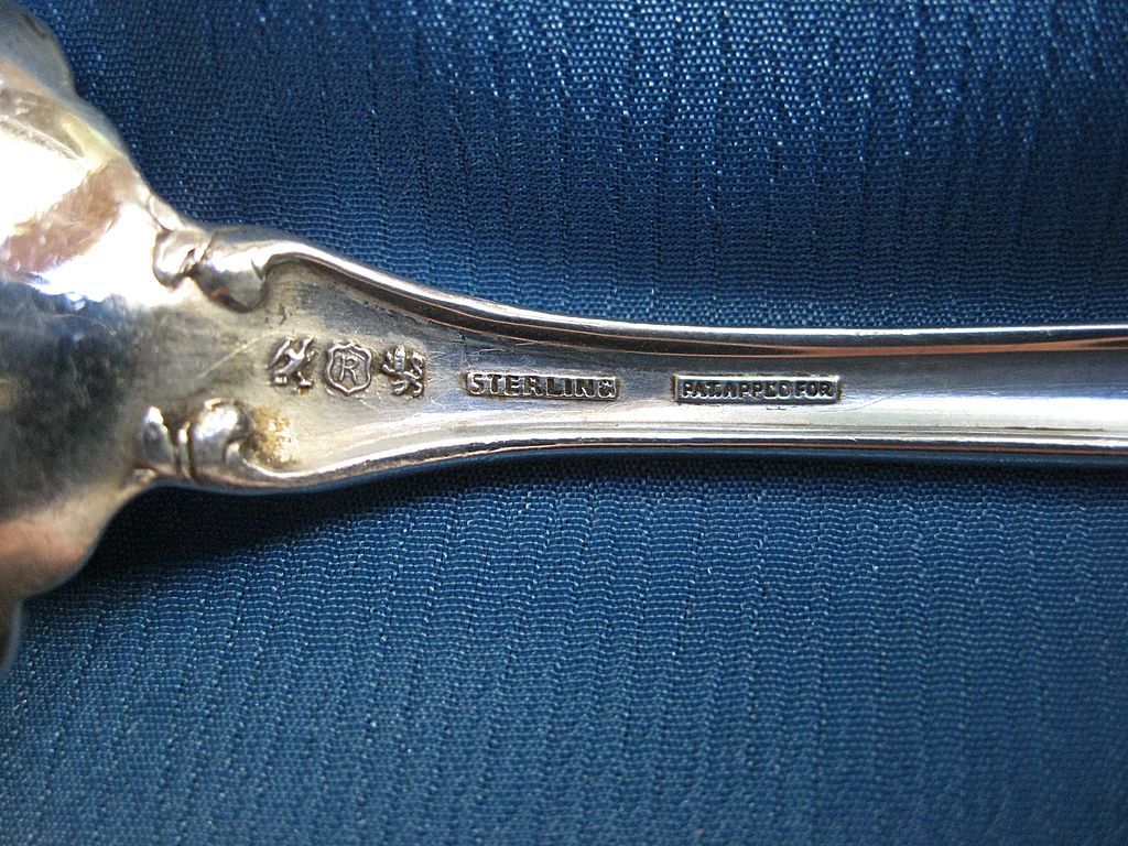 Reed & Barton Sterling Silver Sugar Spoon in the Devon Pattern Reed & Barton Sterling Silver Sugar Spoon in the Devon Pattern