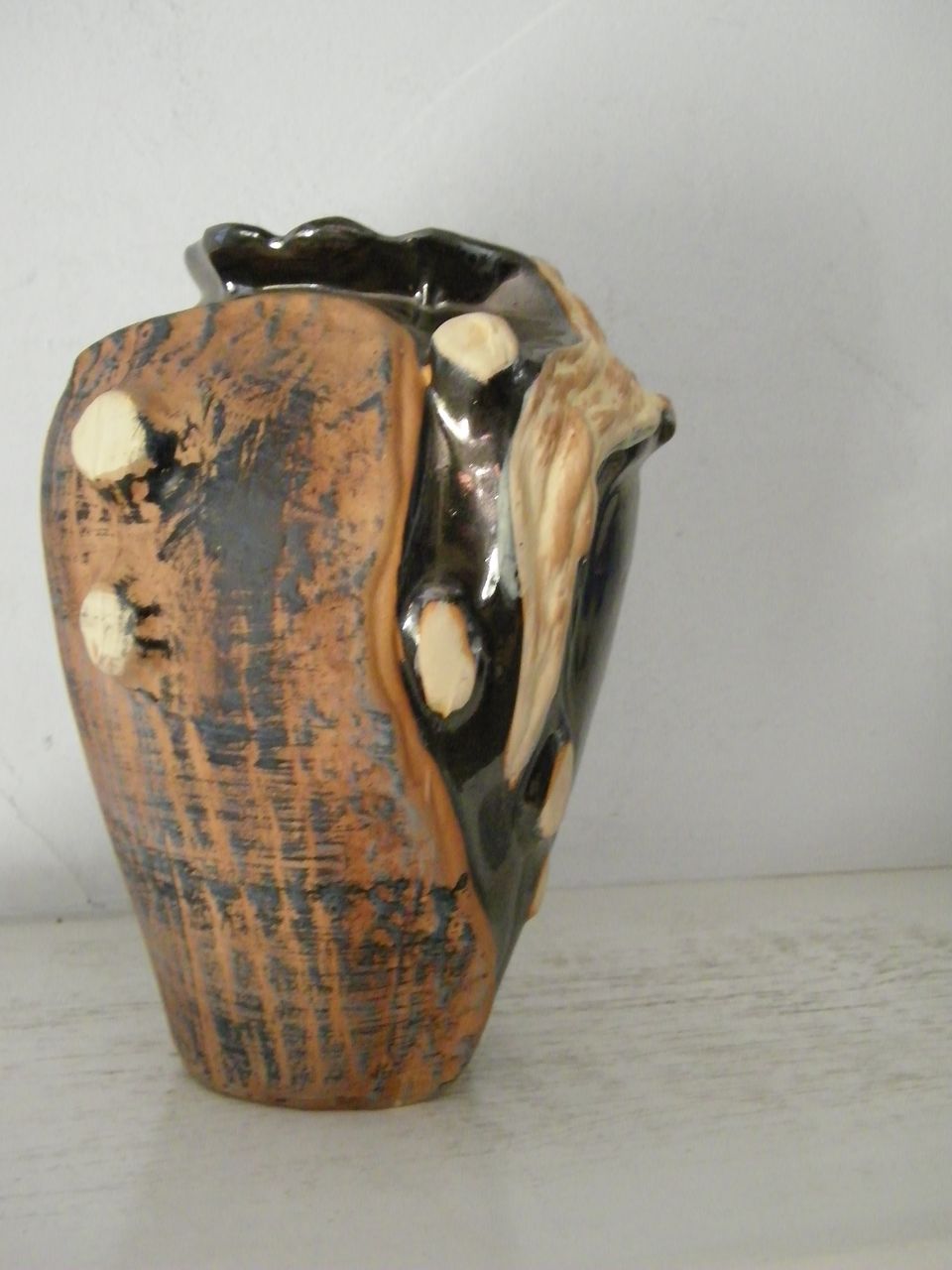 9" Ceramic Vase Tree / Bark Motif 9" Ceramic Vase Tree / Bark Motif