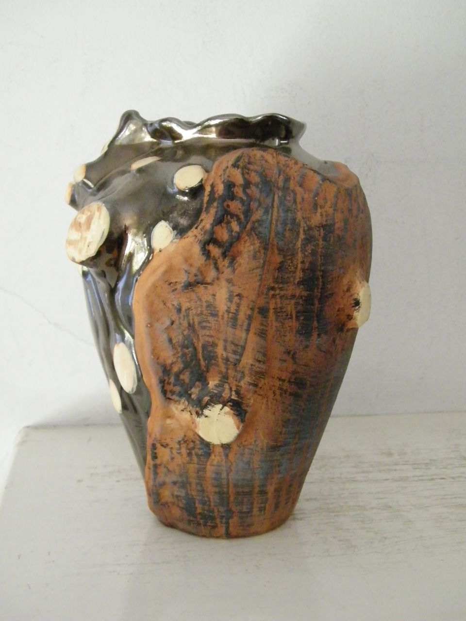 9" Ceramic Vase Tree / Bark Motif 9" Ceramic Vase Tree / Bark Motif