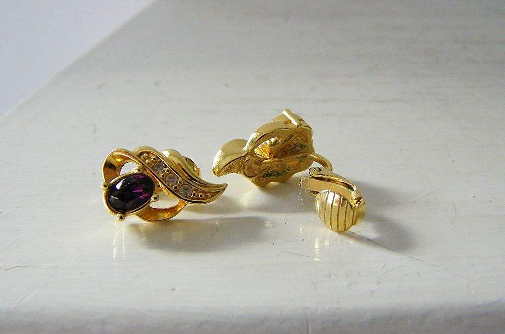 Avon Faux Amethyst & Diamond Clip Earrings Avon Faux Amethyst & Diamond Clip Earrings