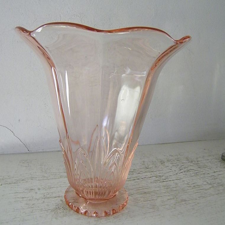 Large Imperial Collectors Guild Pink Glass Vase Large Imperial Collectors Guild Pink Glass Vase