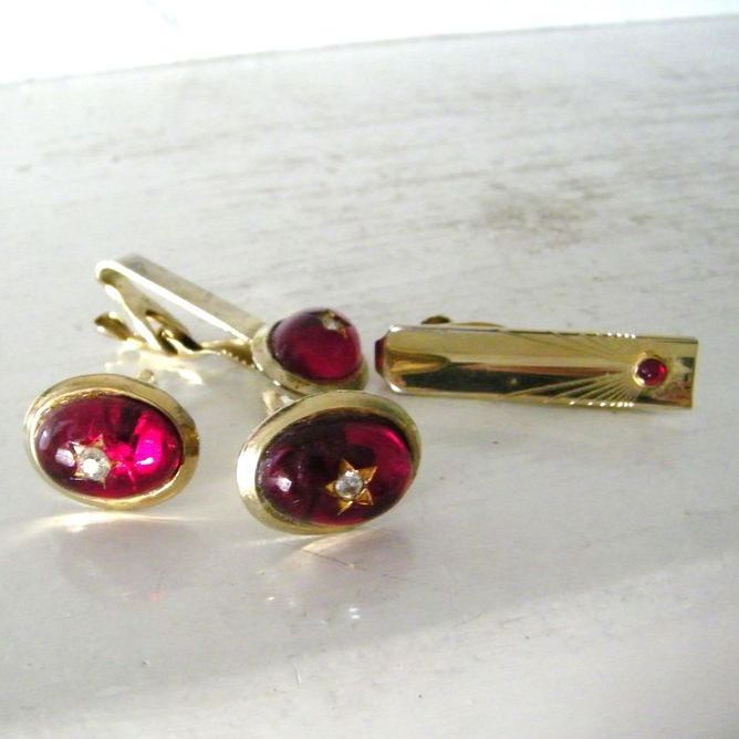 FREE SHIP! 4 Piece Parkway Cufflinks Set Red Cabochons & Rhinestones FREE SHIP! 4 Piece Parkway Cufflinks Set Red Cabochons & Rhinestones