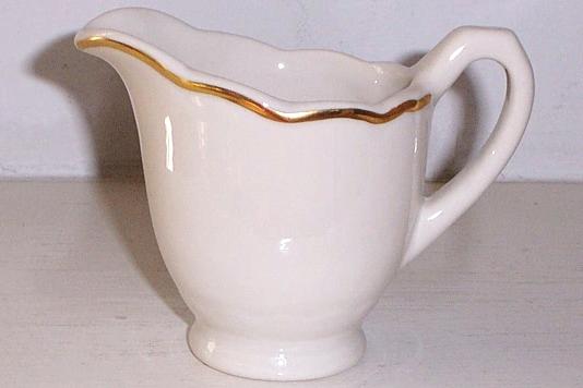Syracuse China Gravy Boat Vintage 1929 Syracuse China Gravy Boat Vintage 1929
