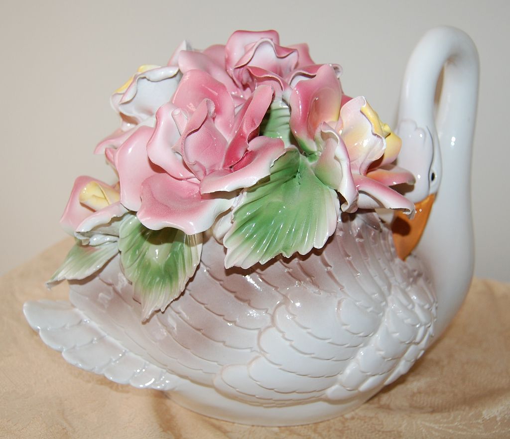Vintage Capodimonte ~ Large Swan w/ Roses Sculpture Vintage Capodimonte ~ Large Swan w/ Roses Sculpture