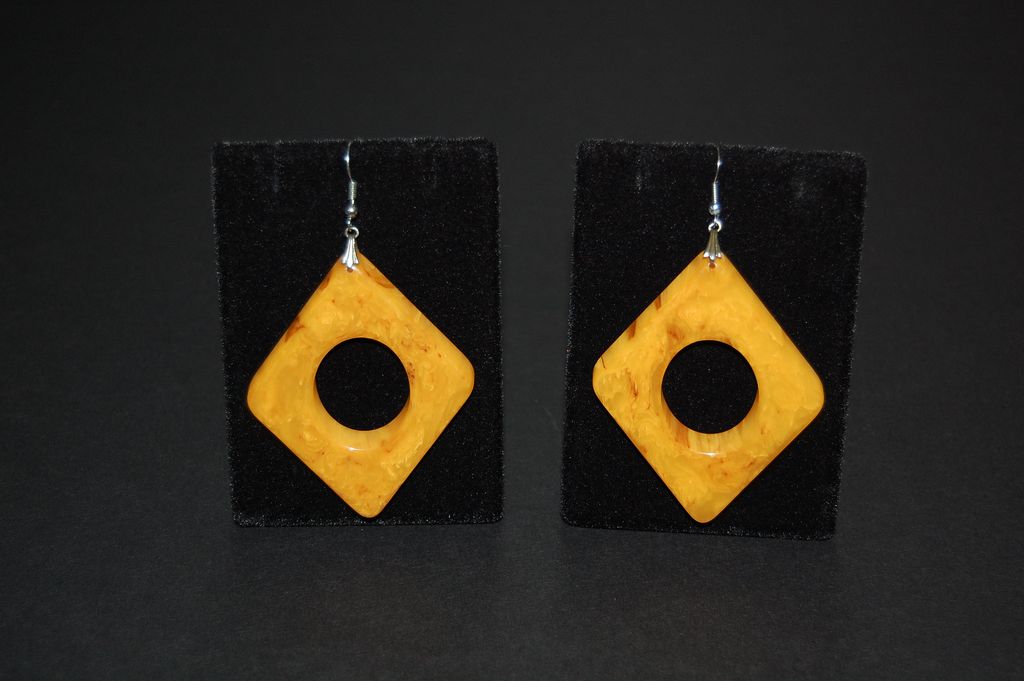 1960s Huge Marbled Butterscotch Bakelite Earrings 1960s Huge Marbled Butterscotch Bakelite Earrings