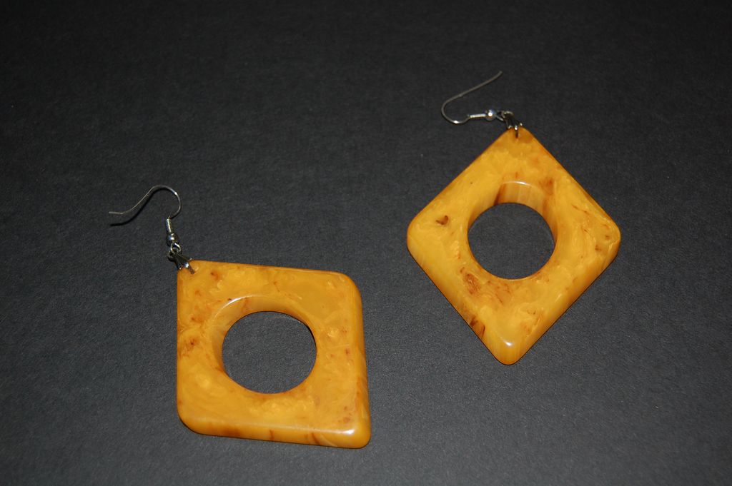 1960s Huge Marbled Butterscotch Bakelite Earrings 1960s Huge Marbled Butterscotch Bakelite Earrings