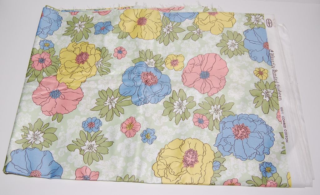 Vintage Waverly Glosheen ~ Tahiti ~ Pop Art Flower Fabric Vintage Waverly Glosheen ~ Tahiti ~ Pop Art Flower Fabric