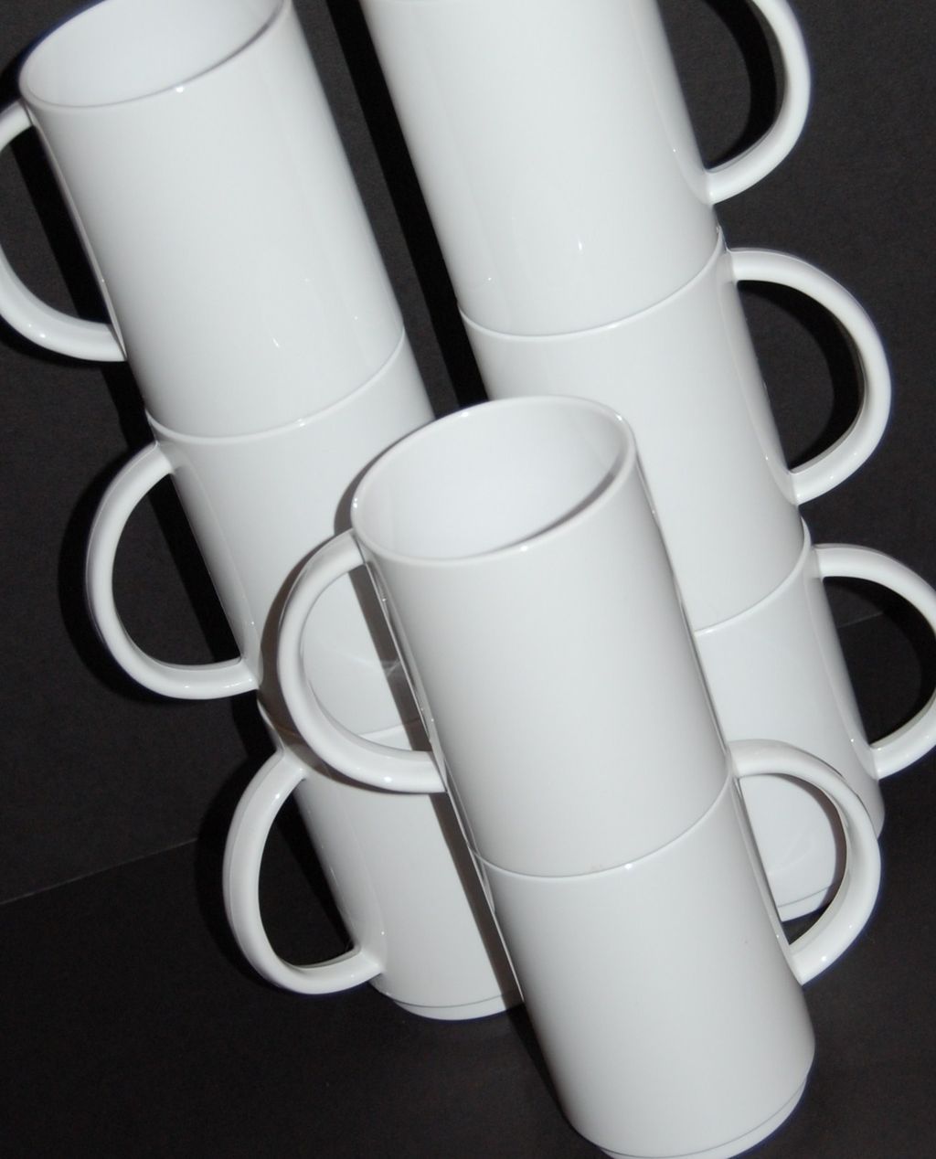 Vintage 8-Pc White Melamine Stackable Mug Set Vintage 8-Pc White Melamine Stackable Mug Set