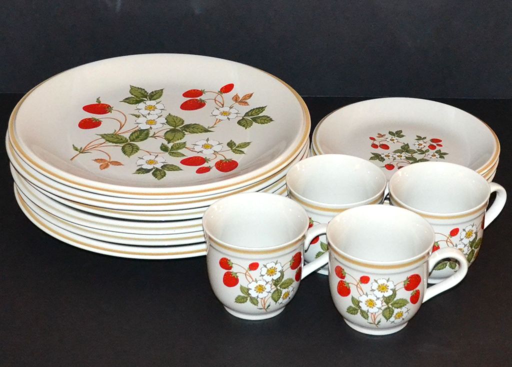 Sheffield ~ Strawberries n' Cream 16-Pc Dinnerware Set Sheffield ~ Strawberries n' Cream 16-Pc Dinnerware Set