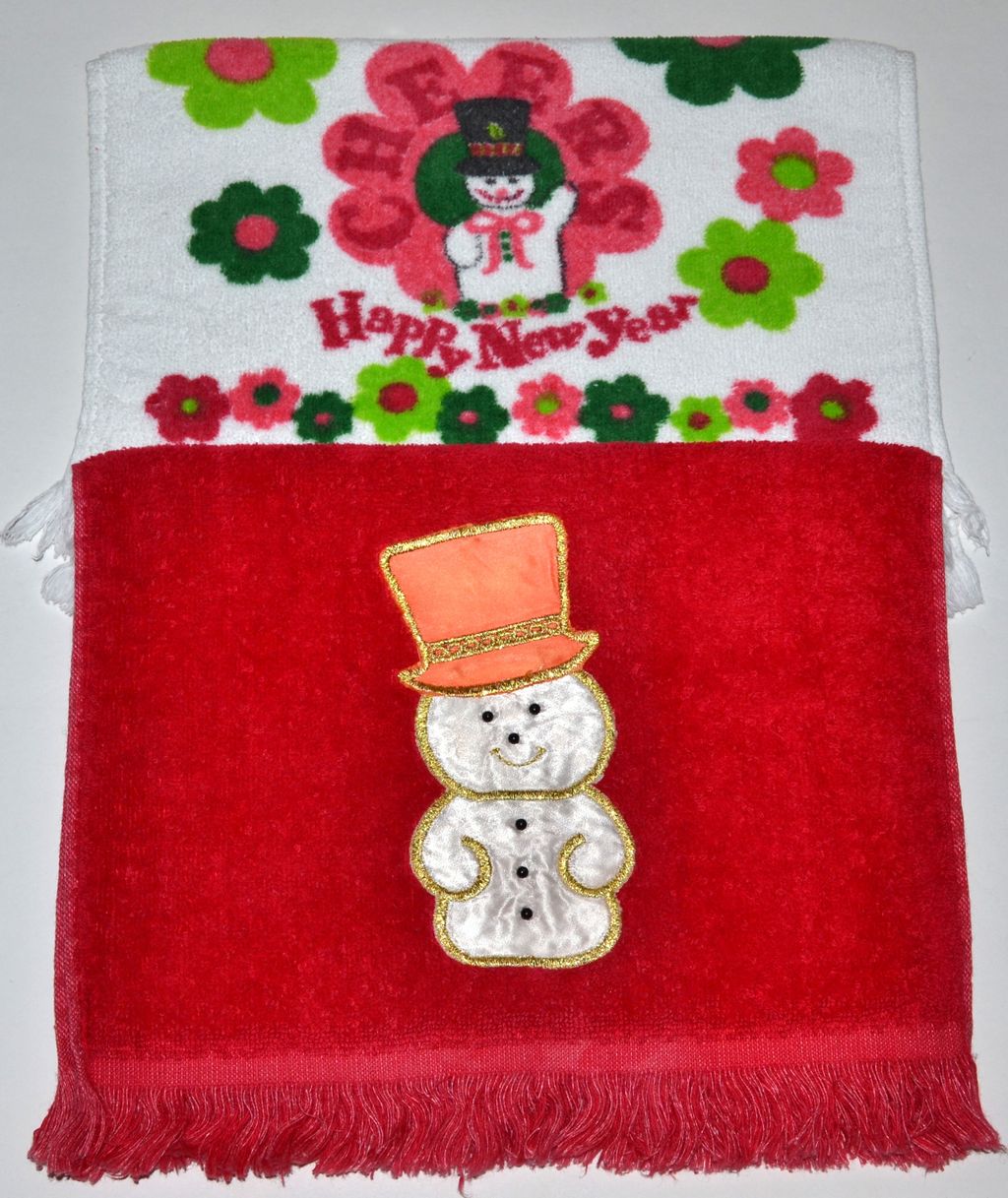 Set of 2 Christmas Kitchen/Bath Fringed Towels Set of 2 Christmas Kitchen/Bath Fringed Towels
