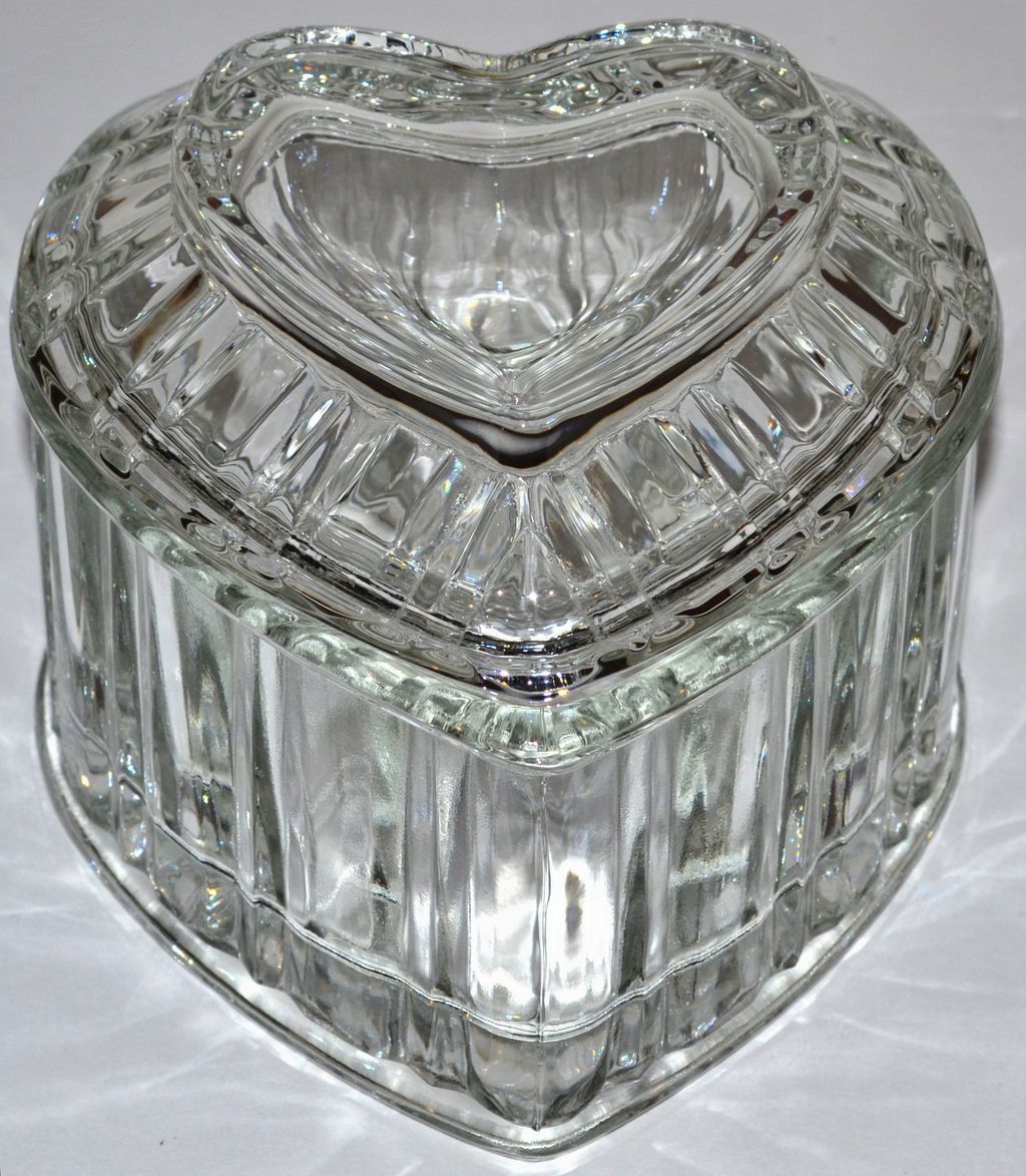 Heavy Lead Crystal Glass Heart Candy Jar w/ Lid Heavy Lead Crystal Glass Heart Candy Jar w/ Lid