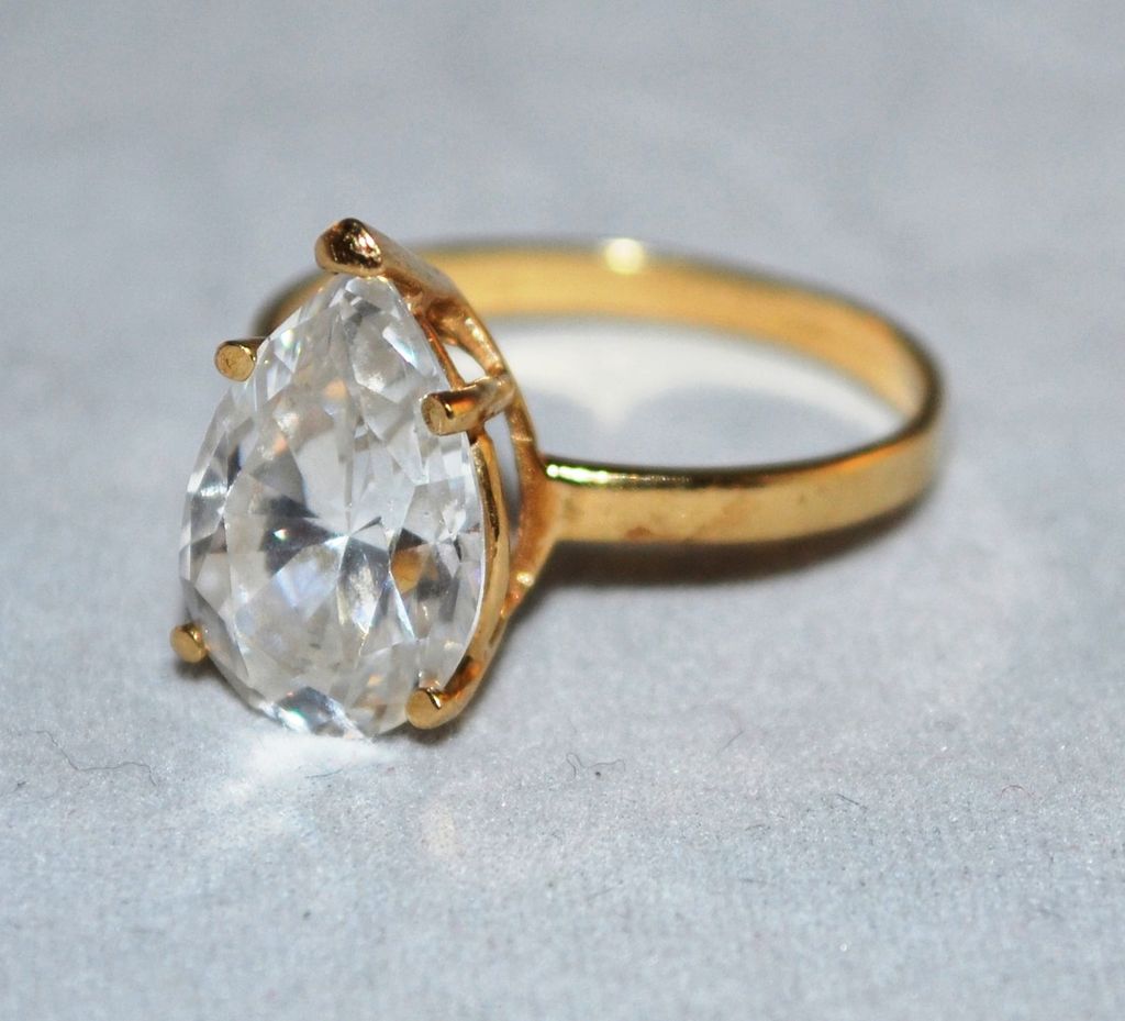 14K 2.5 ct tw Pear-Cut Cubic Zirconia Solitaire Ring 14K 2.5 ct tw Pear-Cut Cubic Zirconia Solitaire Ring