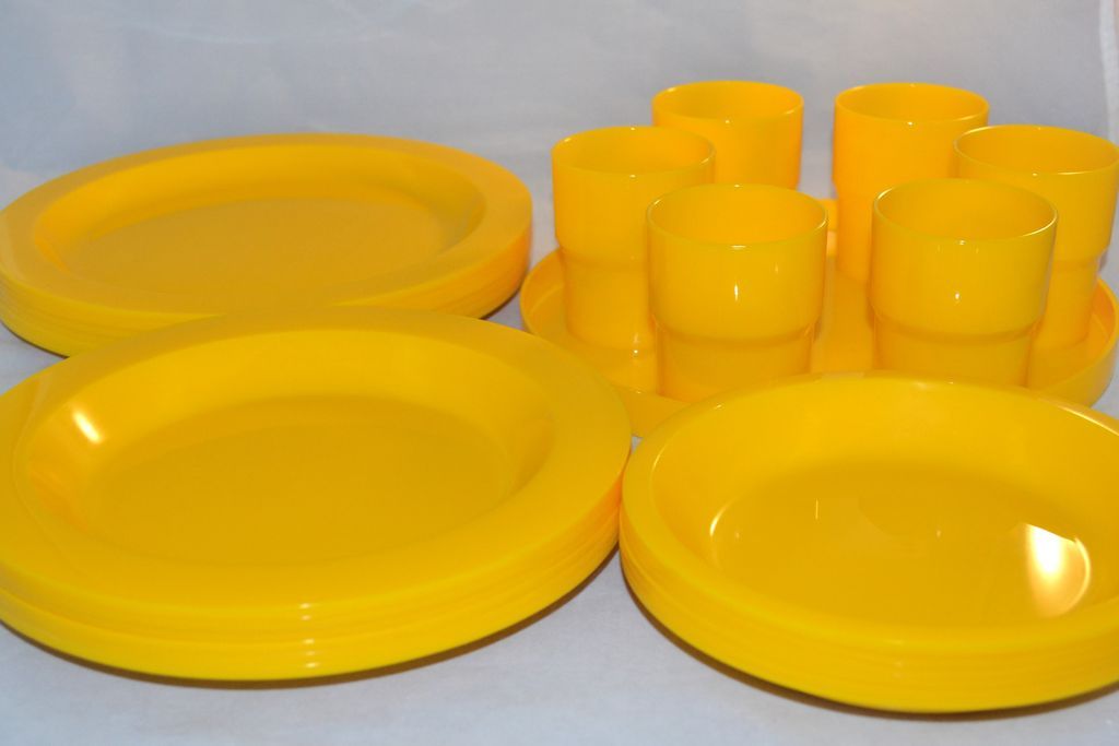 Ingrid ~ 26-Pc Atomic Yellow Picnic Basket Carrier w/ Accessories Ingrid ~ 26-Pc Atomic Yellow Picnic Basket Carrier w/ Accessories