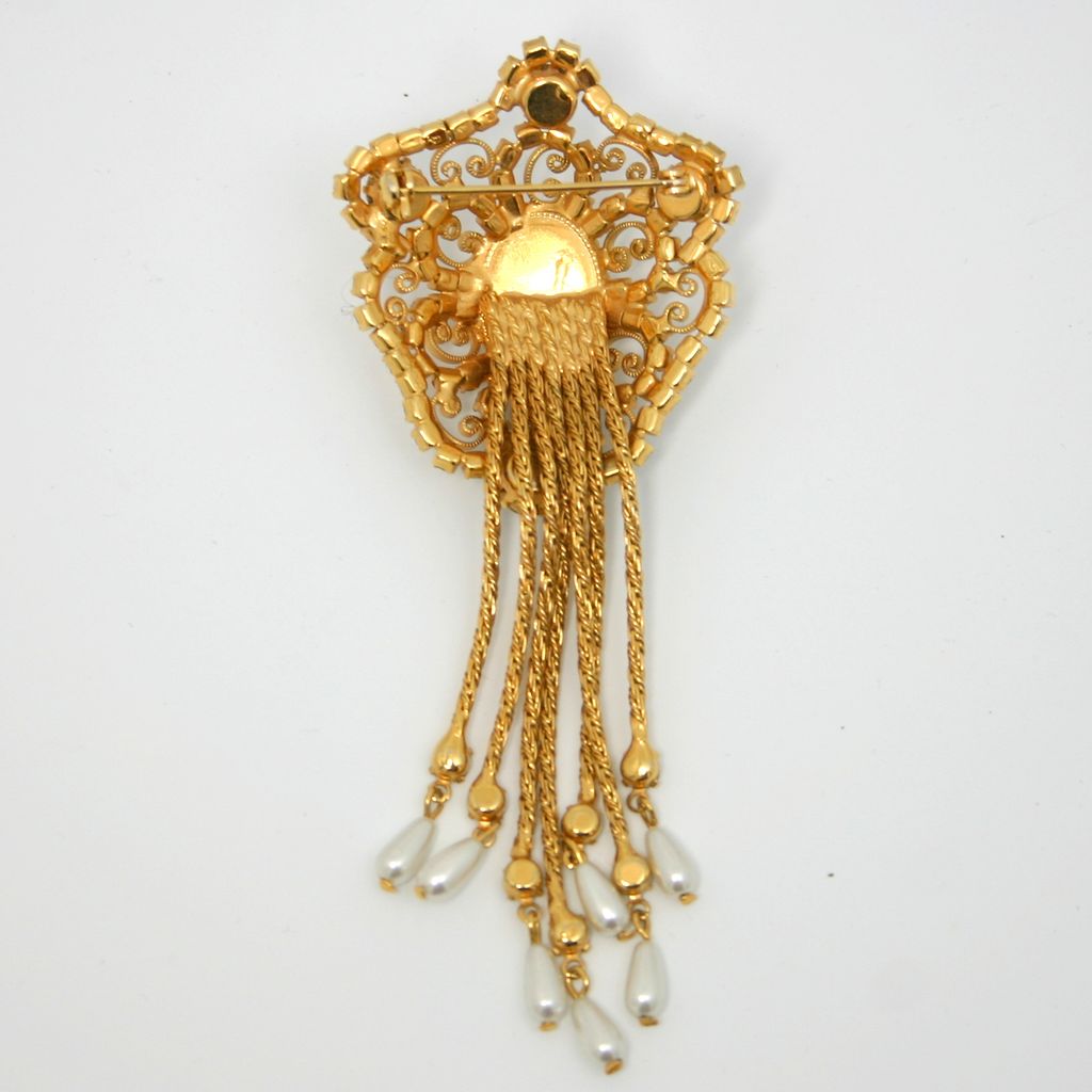 Vintage Juliana (D&E) Faux Pearl Heart Scroll Dangle Brooch Vintage Juliana (D&E) Faux Pearl Heart Scroll Dangle Brooch