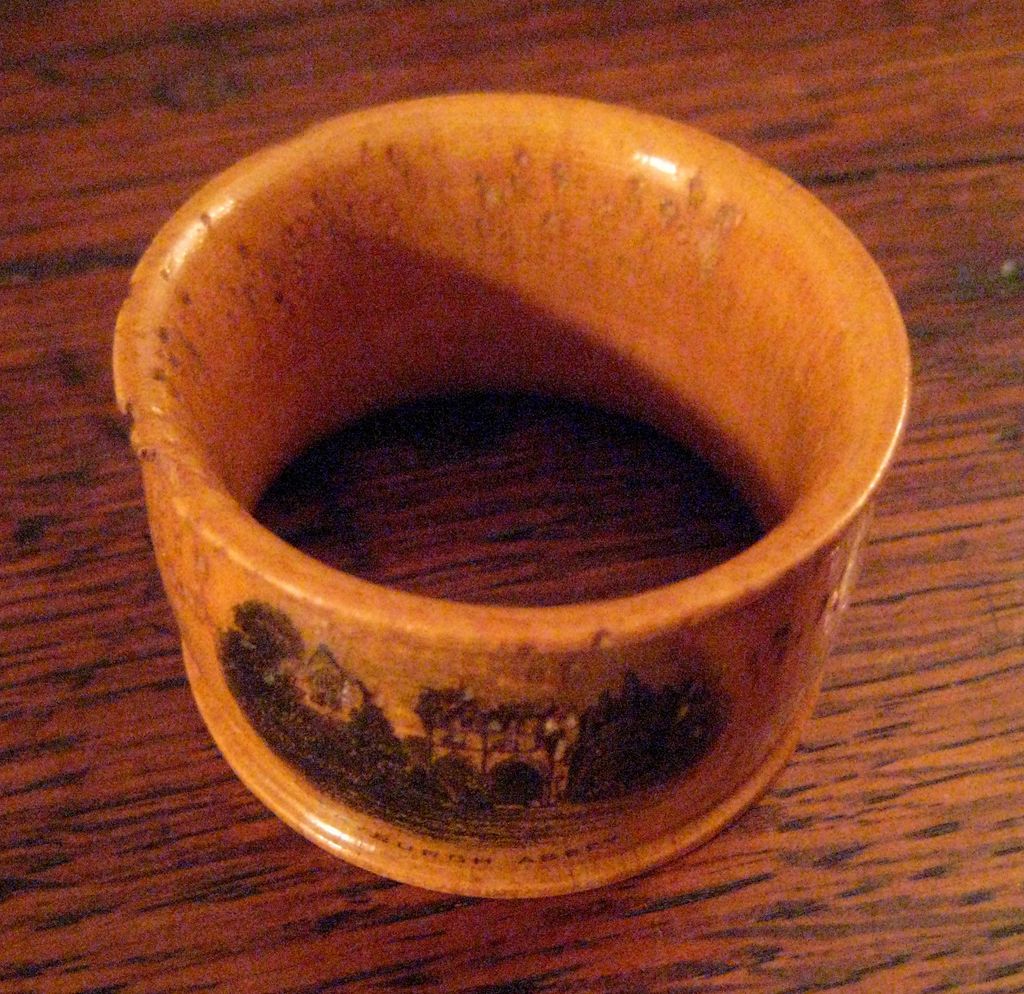19th Century Mauchline Napkin Ring, Dryburgh Abbey, Circa 1890 19th Century Mauchline Napkin Ring, Dryburgh Abbey, Circa 1890