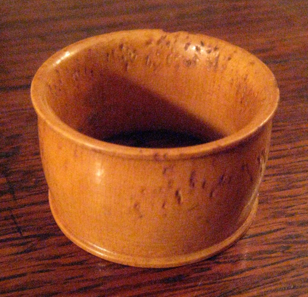 19th Century Mauchline Napkin Ring, Dryburgh Abbey, Circa 1890 19th Century Mauchline Napkin Ring, Dryburgh Abbey, Circa 1890
