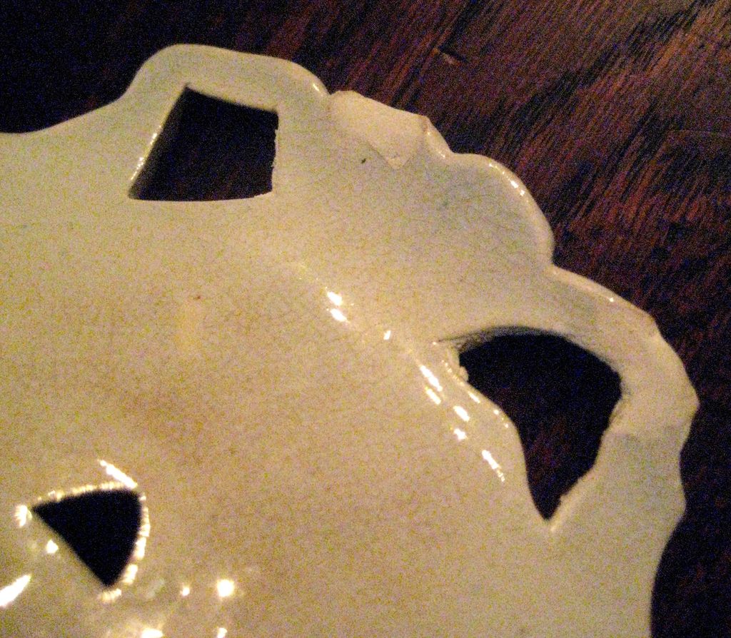 Early 19th Century English Opaque China Ironstone Pierced Platter, Circa 1830 Early 19th Century English Opaque China Ironstone Pierced Platter, Circa 1830