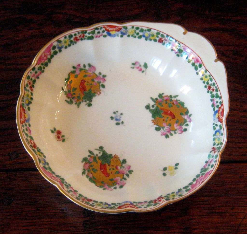 Royal Worcester Porcelain Serving Dish, Circa 1912 Royal Worcester Porcelain Serving Dish, Circa 1912
