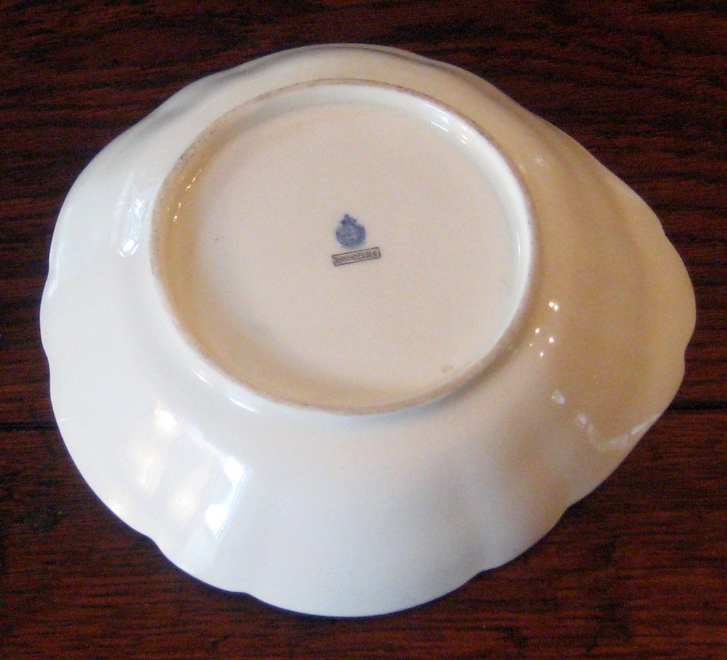 Royal Worcester Porcelain Serving Dish, Circa 1912 Royal Worcester Porcelain Serving Dish, Circa 1912