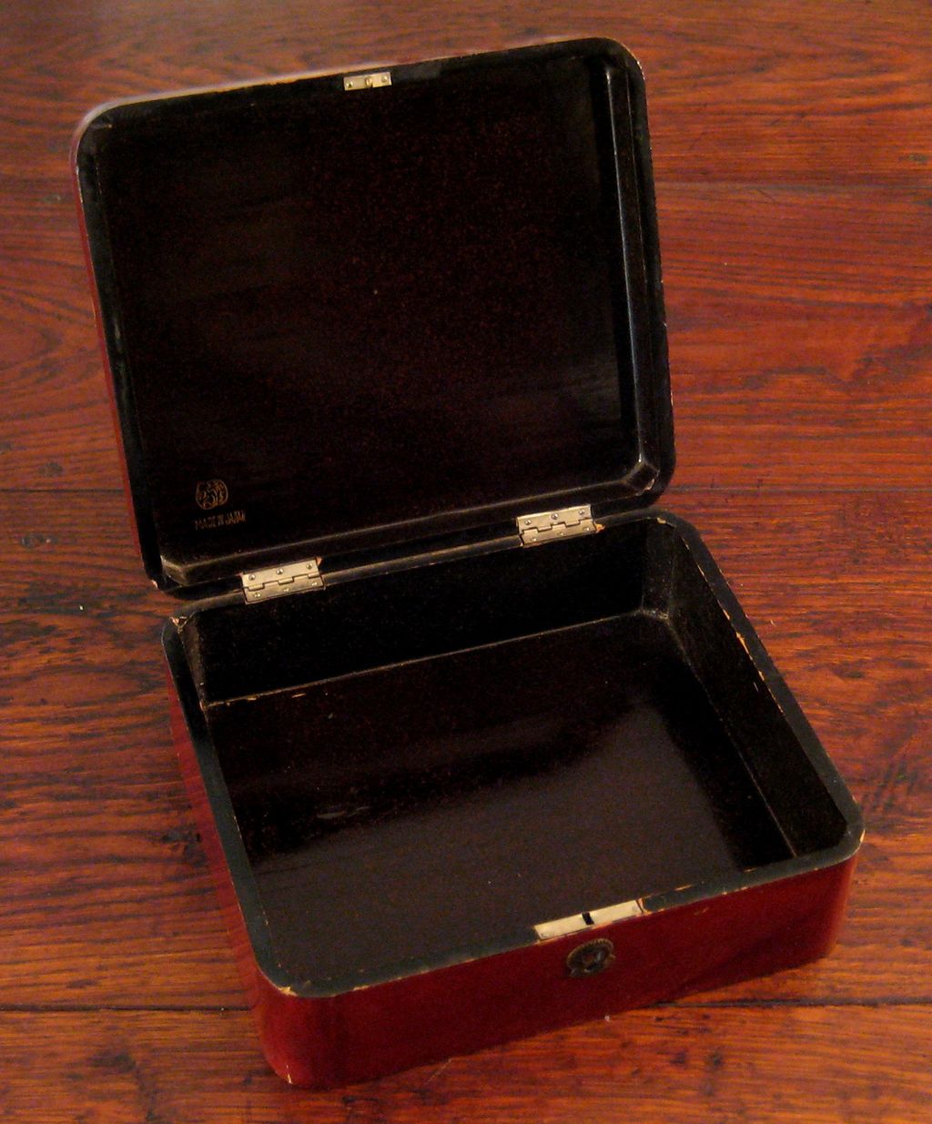 Vintage Large Japanese Lacquer Box, Circa 1940 Vintage Large Japanese Lacquer Box, Circa 1940