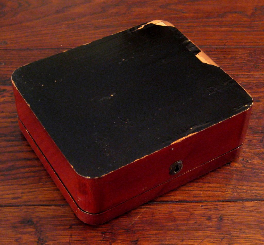 Vintage Large Japanese Lacquer Box, Circa 1940 Vintage Large Japanese Lacquer Box, Circa 1940