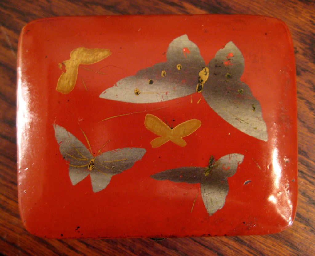 Small Vintage Japanese Lacquer Box, Circa 1940 Small Vintage Japanese Lacquer Box, Circa 1940