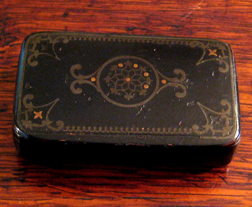 19th Century Black Lacquer Snuff Box, Circa 1860 19th Century Black Lacquer Snuff Box, Circa 1860