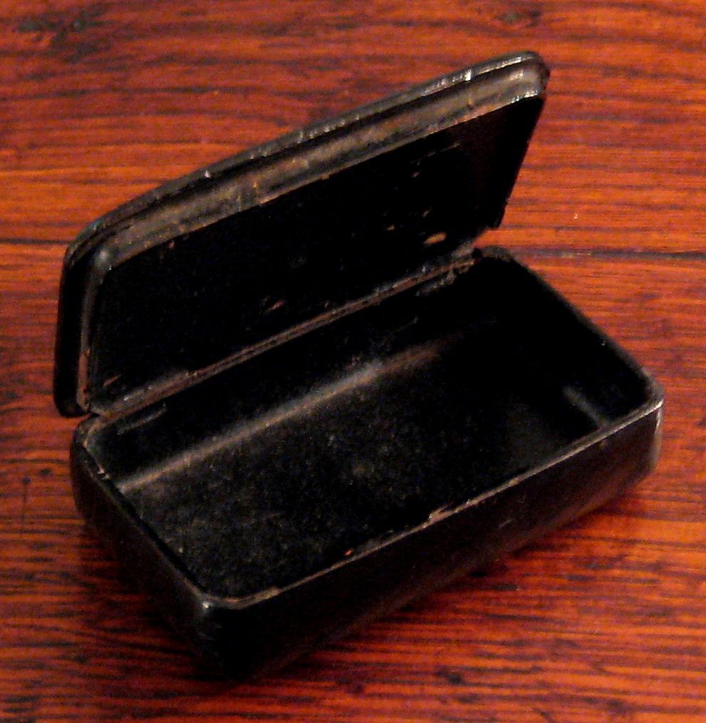 19th Century Black Lacquer Snuff Box, Circa 1860 19th Century Black Lacquer Snuff Box, Circa 1860
