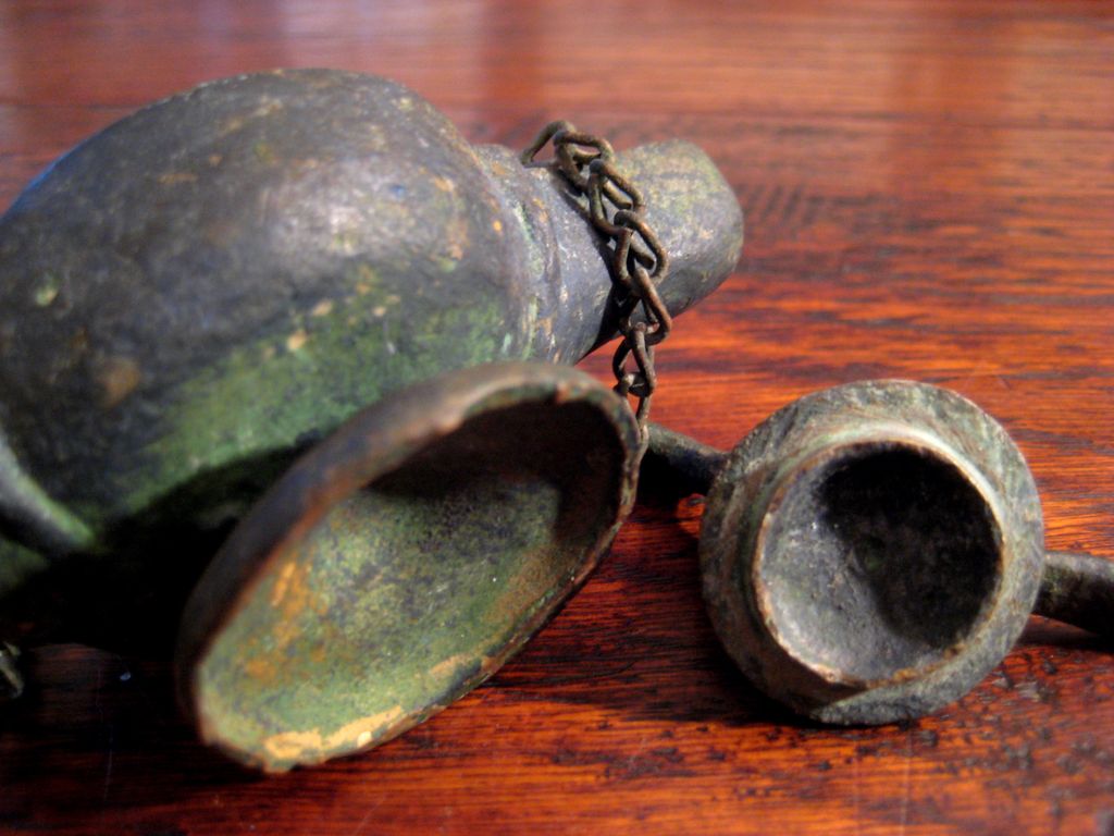 19th Century Ancient Roman Style Bronze Oil Lamp 19th Century Ancient Roman Style Bronze Oil Lamp