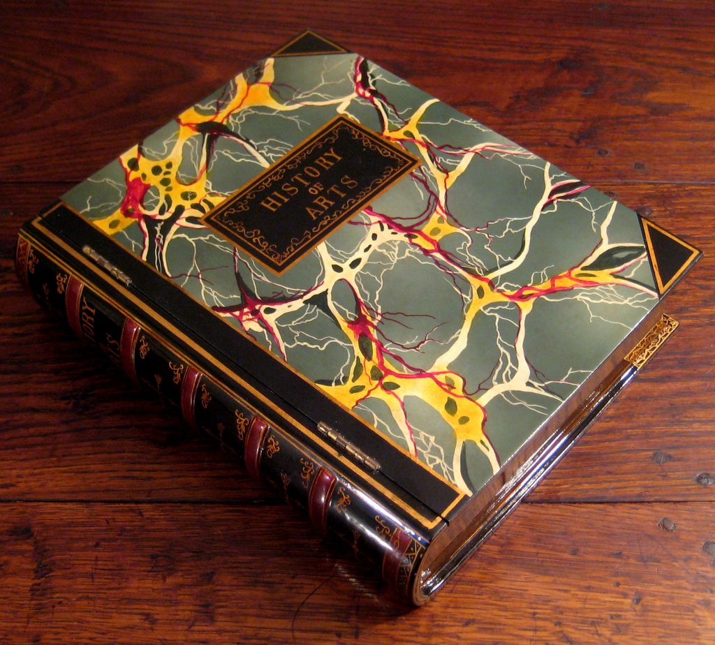 Vintage Lacquered Wood History Of Arts Book Box Vintage Lacquered Wood History Of Arts Book Box