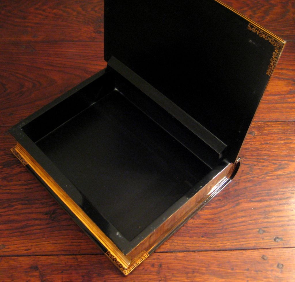 Vintage Lacquered Wood History Of Arts Book Box Vintage Lacquered Wood History Of Arts Book Box