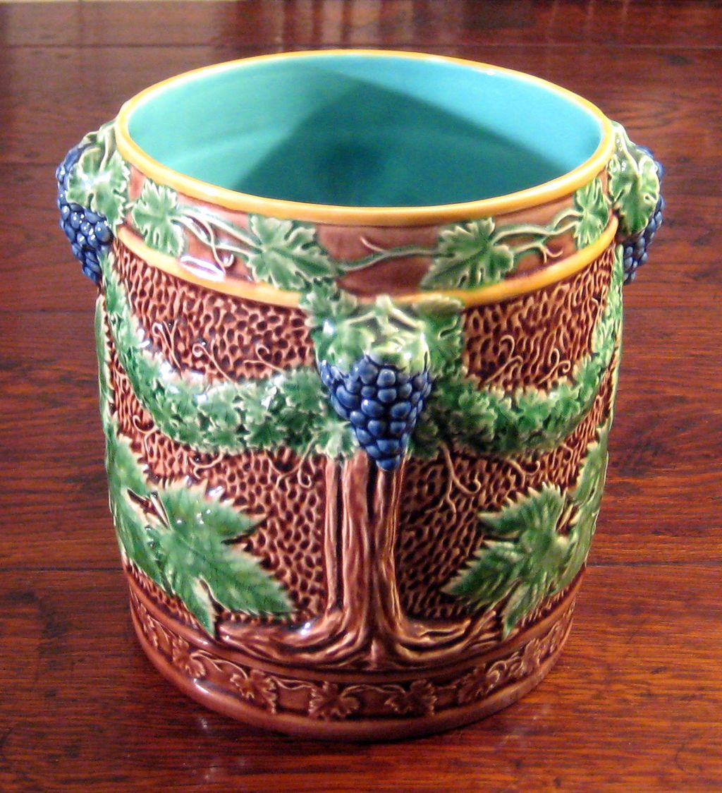 Vintage Portuguese Bordallo Pinheiro Majolica Wine Cooler, Circa 1940 Vintage Portuguese Bordallo Pinheiro Majolica Wine Cooler, Circa 1940