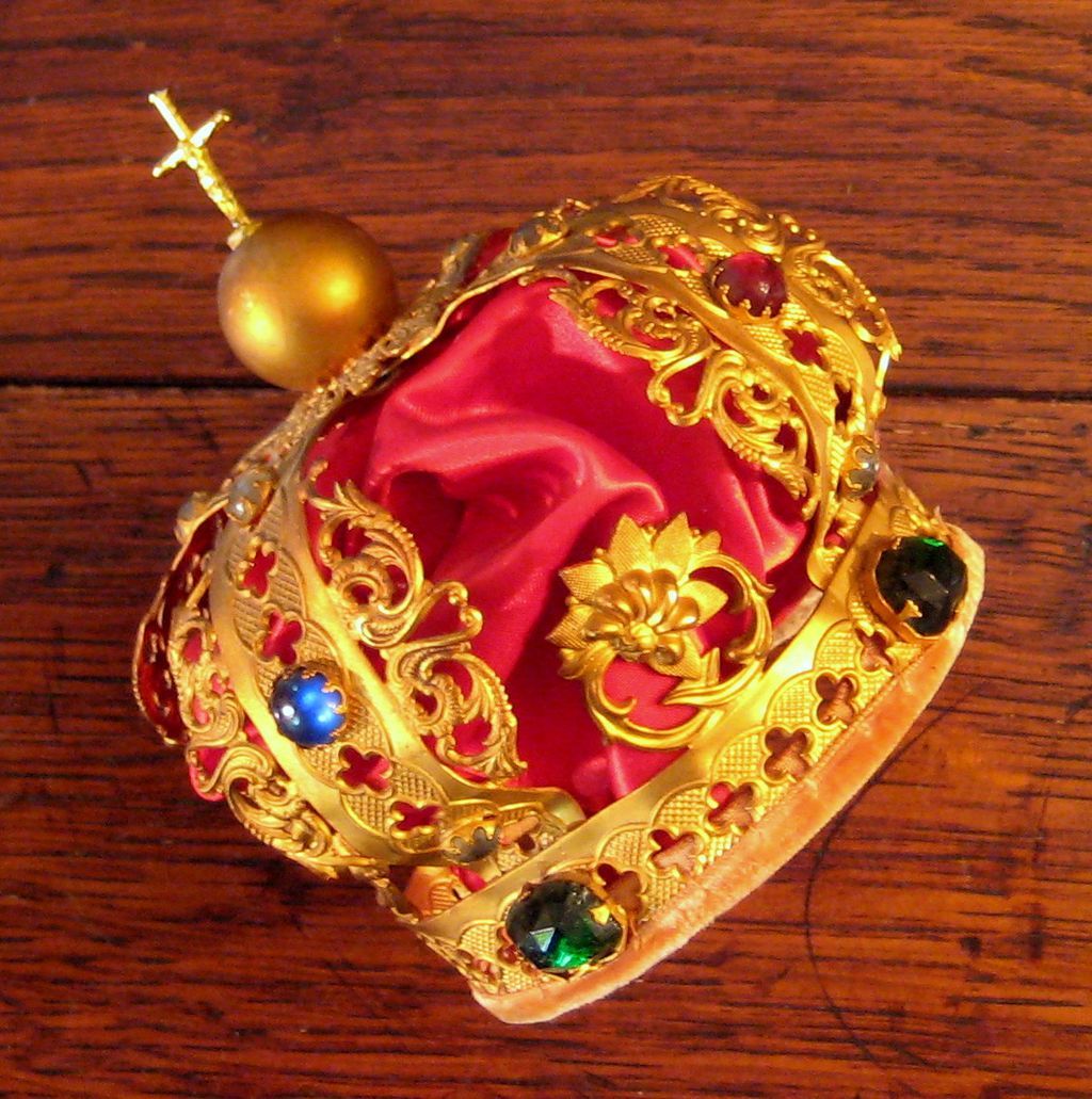 Early Vintage Gilt Metal Jeweled Santos Crown, Circa 1920 Early Vintage Gilt Metal Jeweled Santos Crown, Circa 1920