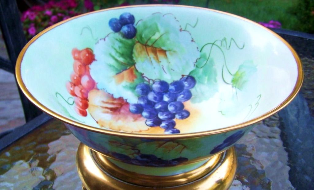 Wonderful 1900's Favorite Bavaria Hand Painted "Purple & Red Grapes" 9-7/8" Pedestal Fruit Bowl Wonderful 1900's Favorite Bavaria Hand Painted "Purple & Red Grapes" 9-7/8" Pedestal Fruit Bowl