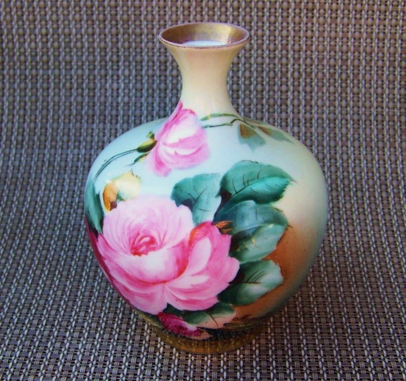Fabulous O. & E. G. Royal Austria "Deep Red & Pink Roses" 4-3/8" Bud Vase by the Artist, "Martin" Fabulous O. & E. G. Royal Austria "Deep Red & Pink Roses" 4-3/8" Bud Vase by the Artist, "Martin"