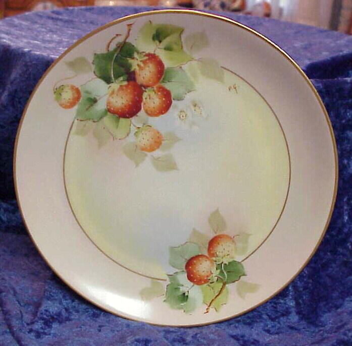 Vintage Pickard HP "Strawberries" 7-5/8" Plate by "Paul Gasper" Vintage Pickard HP "Strawberries" 7-5/8" Plate by "Paul Gasper"