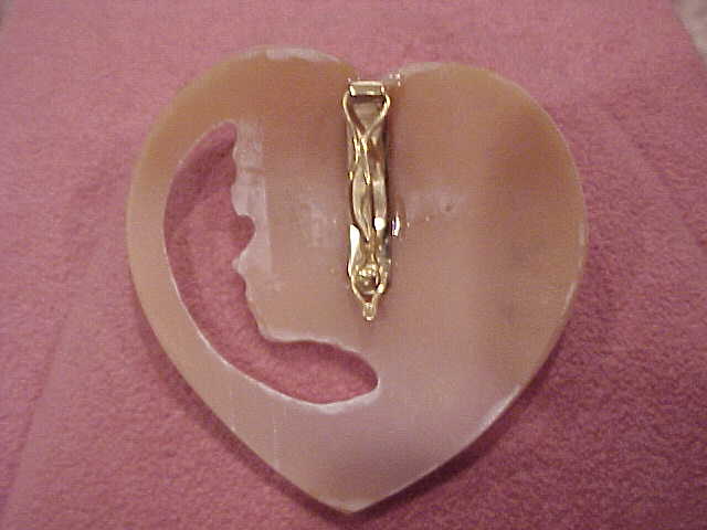 Three-Color Cameo - 1985 - Signed - "Lady and the Sun" - Heart Shape Three-Color Cameo - 1985 - Signed - "Lady and the Sun" - Heart Shape