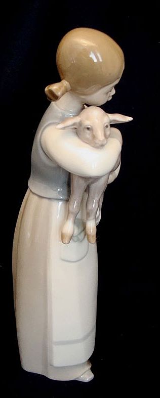 Retired 1970 Lladro figurine 1010 Girl with Lamb Retired 1970 Lladro figurine 1010 Girl with Lamb