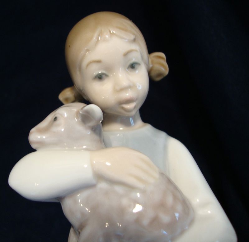 Retired 1970 Lladro figurine 1010 Girl with Lamb Retired 1970 Lladro figurine 1010 Girl with Lamb