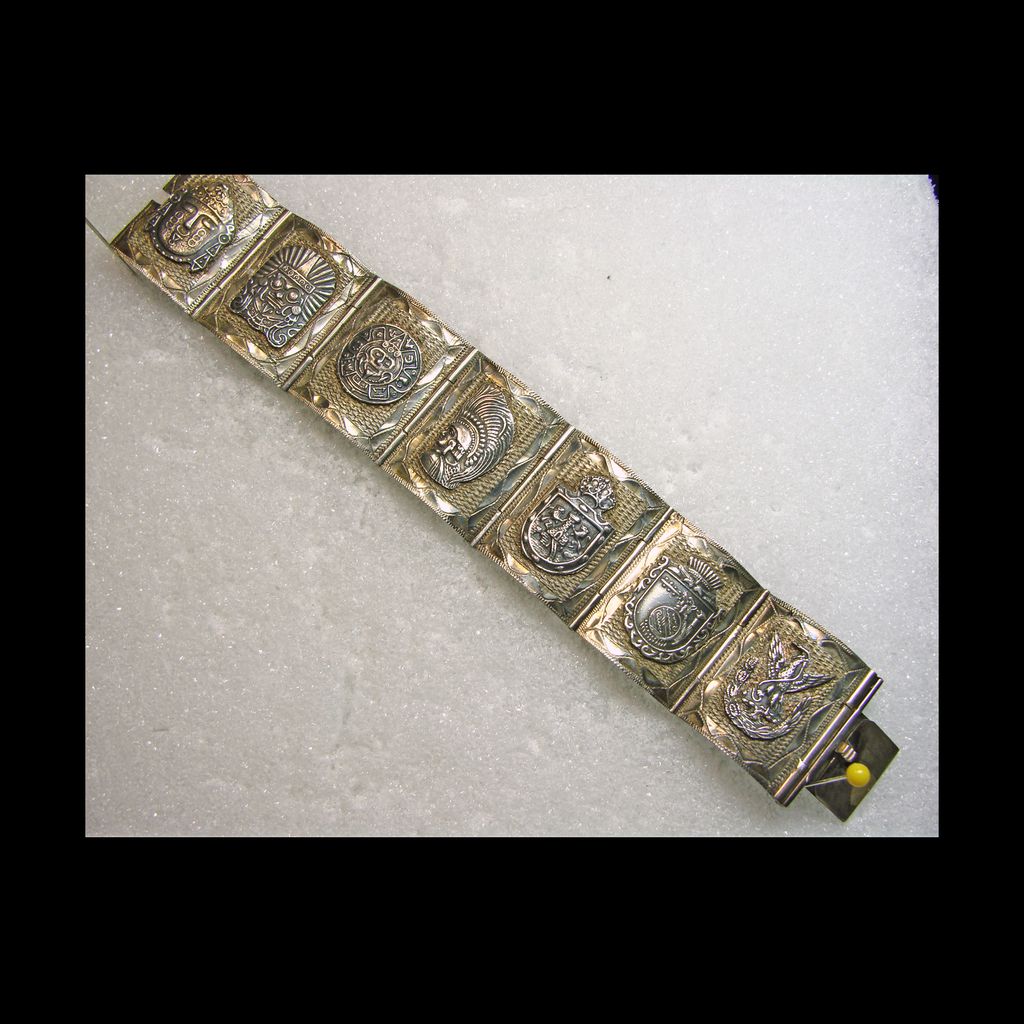 Sterling Silver Link Style Bracelet with Mayan Motif Decoration Sterling Silver Link Style Bracelet with Mayan Motif Decoration