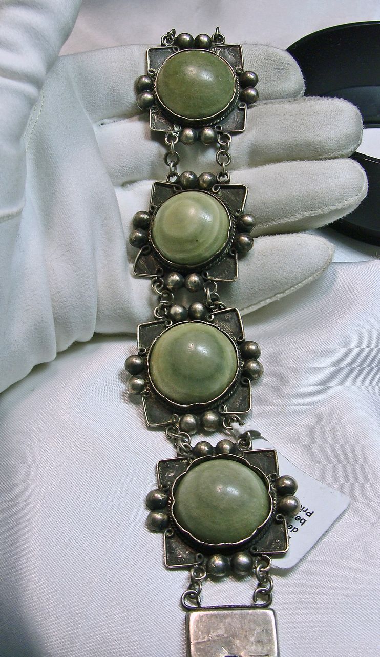 Pre-Eagle Mark Mexican Sterling Silver and Green Stone Bracelet Pre-Eagle Mark Mexican Sterling Silver and Green Stone Bracelet