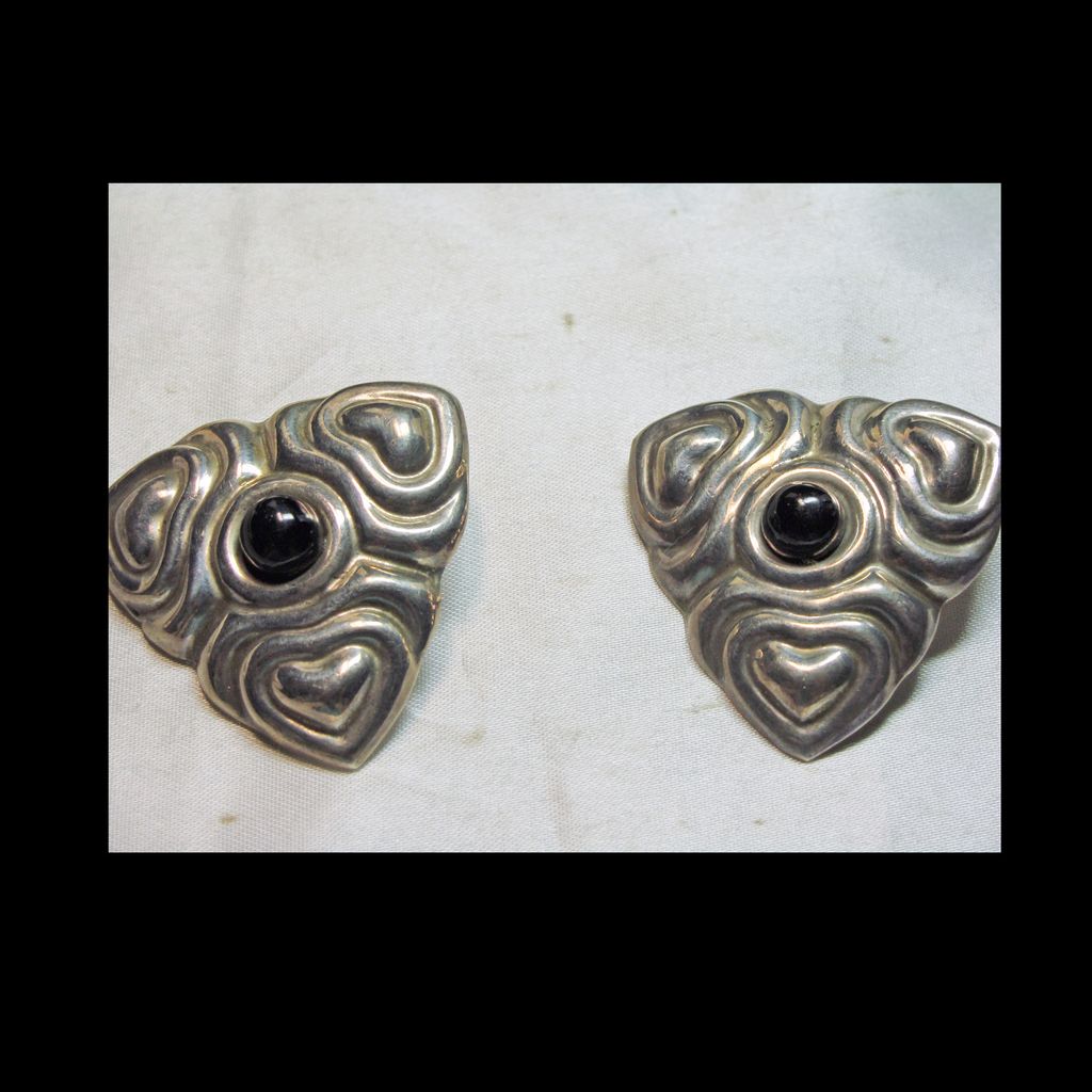 Mexican Sterling Silver and Onyx Clip Earrings Mexican Sterling Silver and Onyx Clip Earrings