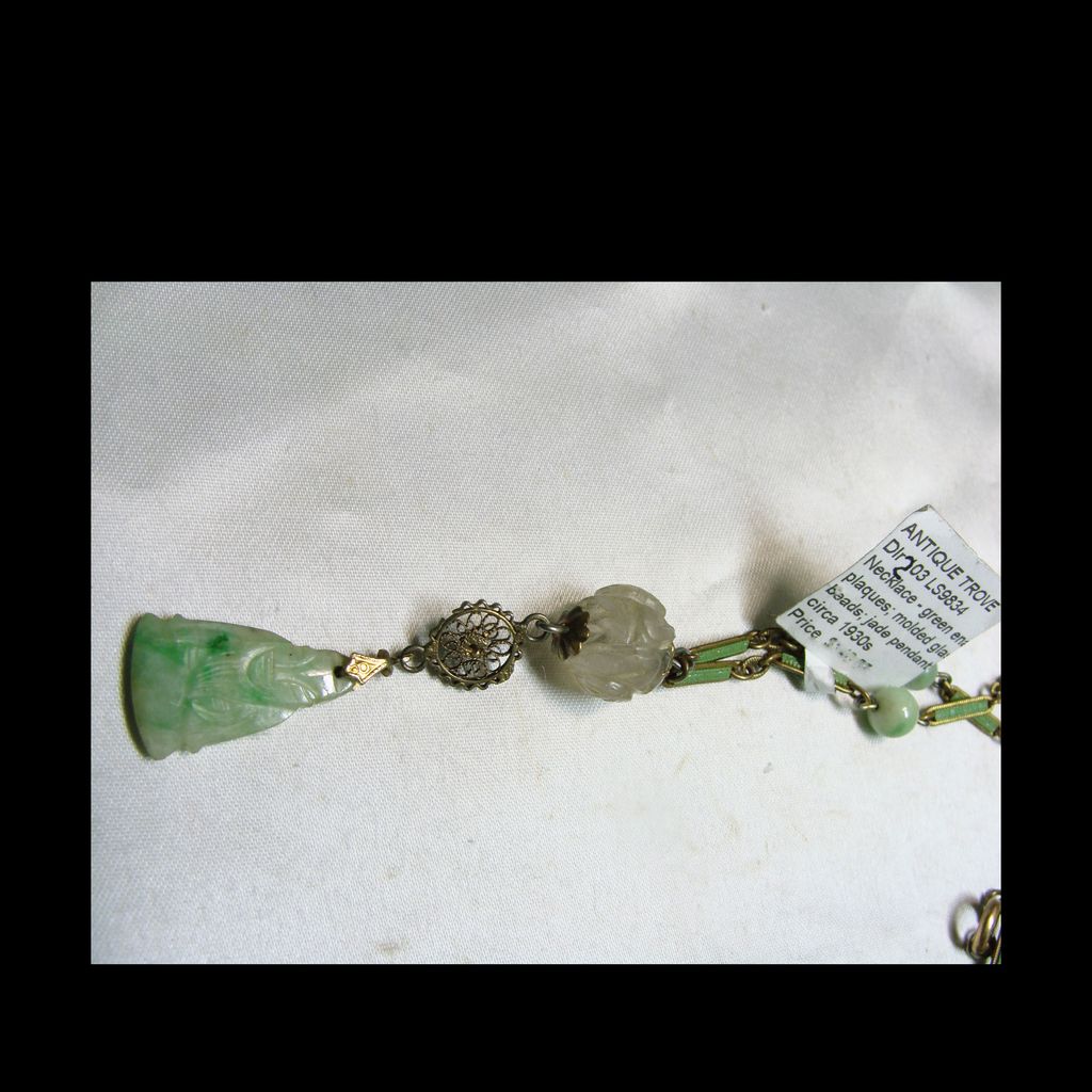 1930s Faux Jade and Faux Rose Quartz Necklace with Green Enamel 1930s Faux Jade and Faux Rose Quartz Necklace with Green Enamel