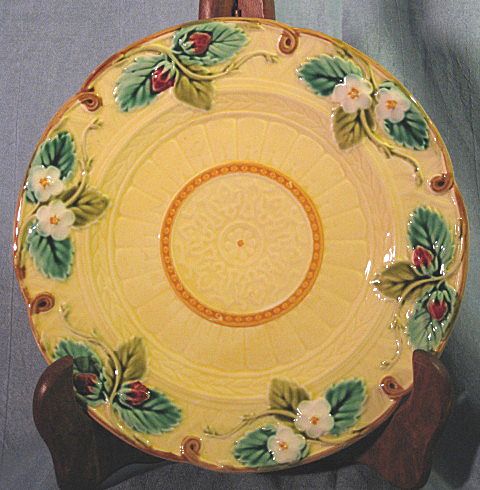 Sarreguemines French Majolica Strawberry Plate Unusual Butter Color Sarreguemines French Majolica Strawberry Plate Unusual Butter Color