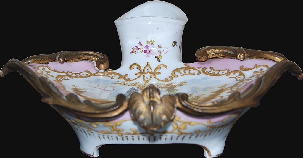 19th Century French Meissen Porcelain Inkwell 19th Century French Meissen Porcelain Inkwell