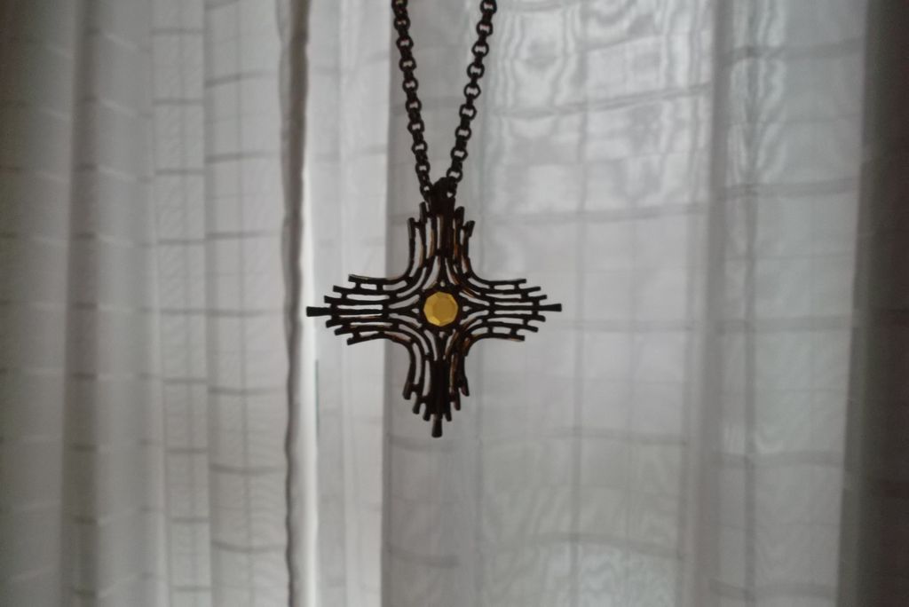 Sarah Coventry Goldtone w/ Amber Colored Pendant! Sarah Coventry Goldtone w/ Amber Colored Pendant!